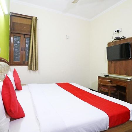 Hotel Westend Holiday Home 5 Mint From Nizamuddin Railway Station New Delhi Buitenkant foto