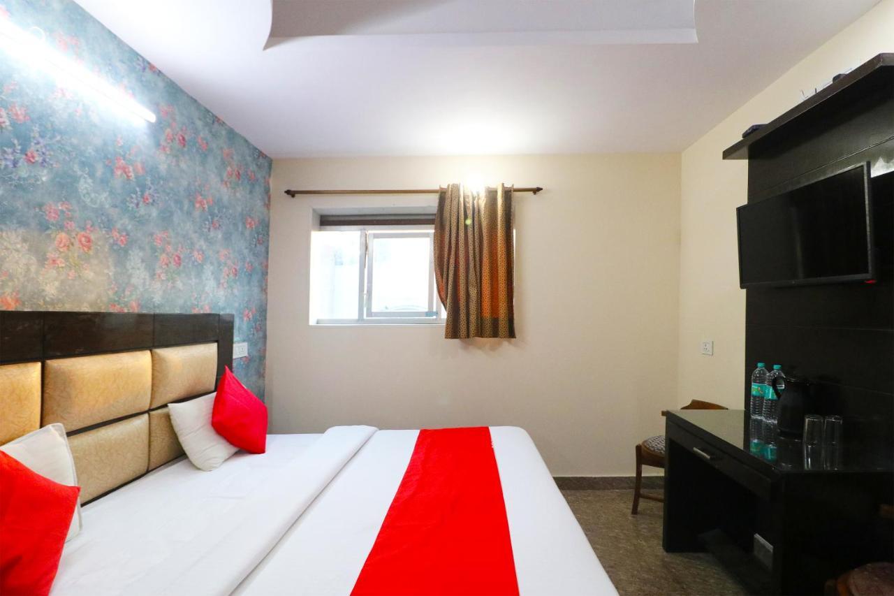 Hotel Westend Holiday Home 5 Mint From Nizamuddin Railway Station New Delhi Buitenkant foto