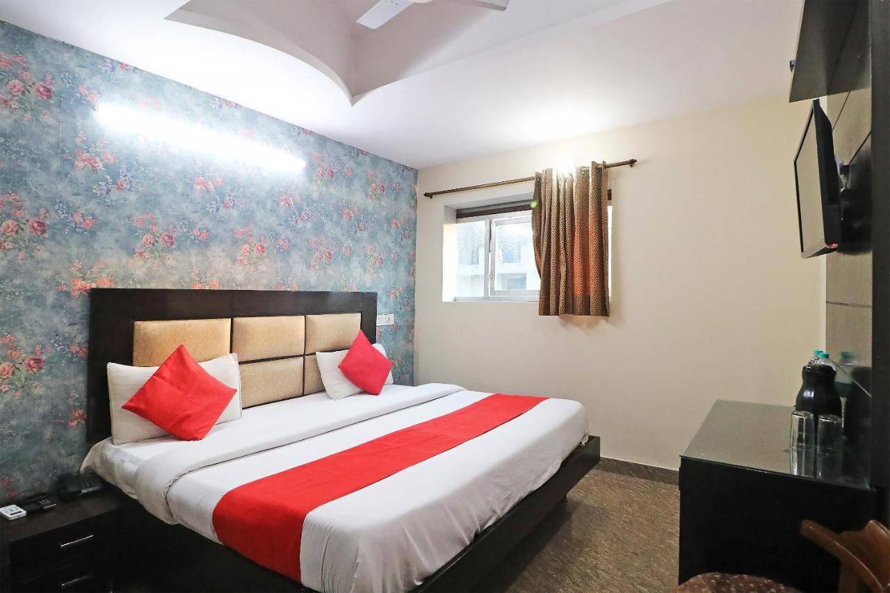 Hotel Westend Holiday Home 5 Mint From Nizamuddin Railway Station New Delhi Buitenkant foto