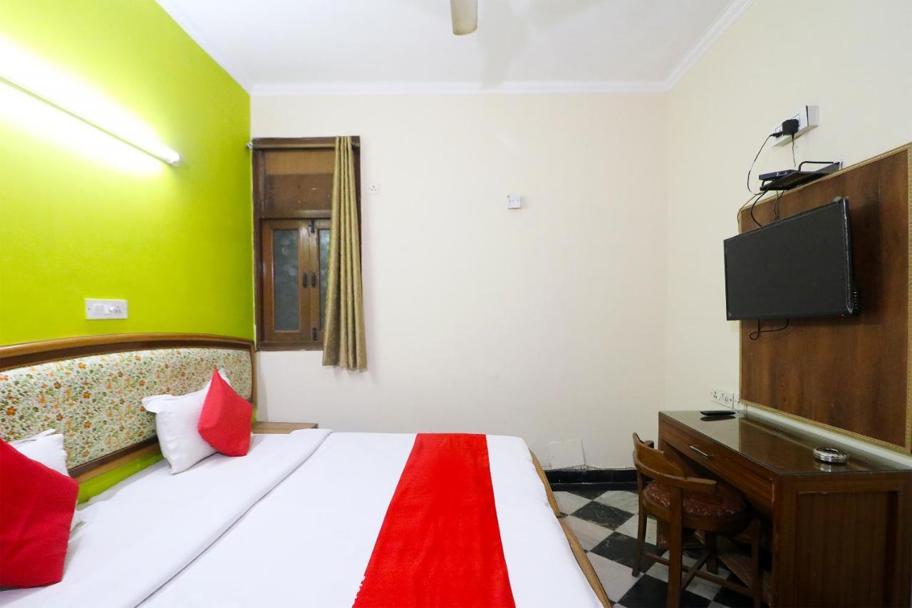 Hotel Westend Holiday Home 5 Mint From Nizamuddin Railway Station New Delhi Buitenkant foto
