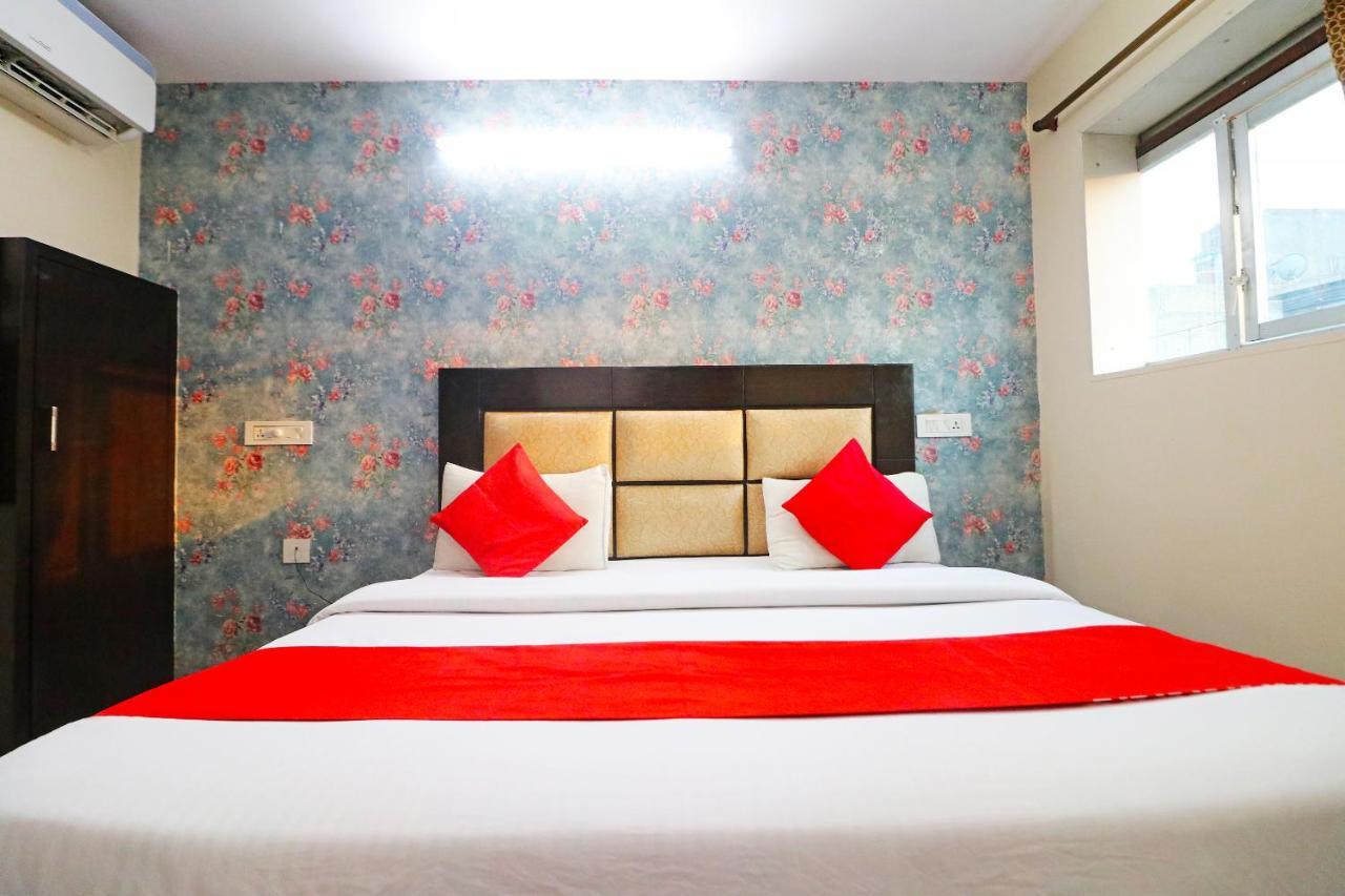 Hotel Westend Holiday Home 5 Mint From Nizamuddin Railway Station New Delhi Buitenkant foto
