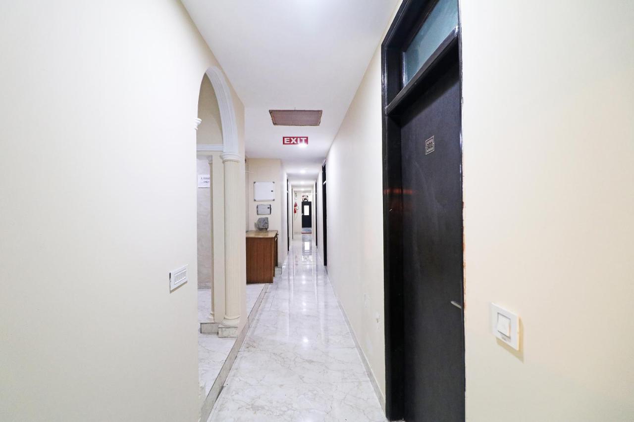 Hotel Westend Holiday Home 5 Mint From Nizamuddin Railway Station New Delhi Buitenkant foto