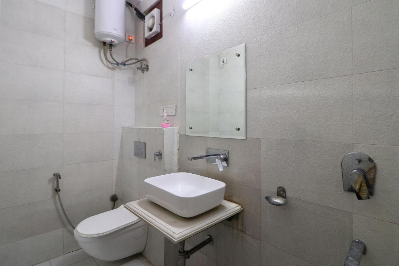 Hotel Westend Holiday Home 5 Mint From Nizamuddin Railway Station New Delhi Buitenkant foto