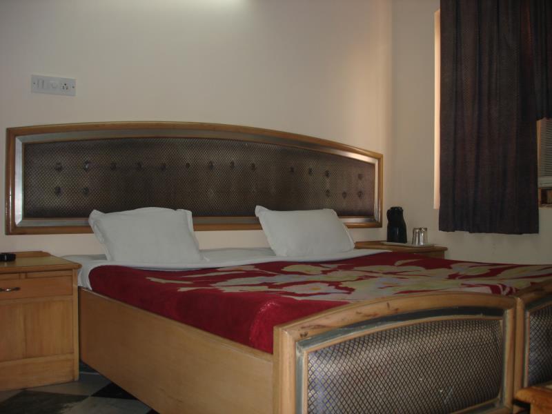 Hotel Westend Holiday Home 5 Mint From Nizamuddin Railway Station New Delhi Buitenkant foto
